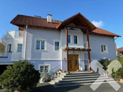 Gepflegtes modernes Wohnhaus mit Südwestterrasse (ca. 40 m²) + 2 Balkone - bezugsbreit!