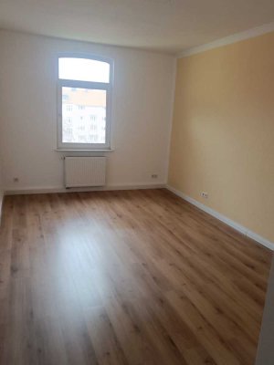 Helle 2-Zimmer-Wohnung mit Balkon in gepflegtem Altbau, Kassel-Südstadt, sofort frei