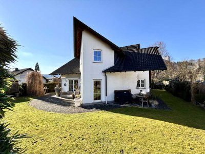 Tolles Einfamilienhaus mit Doppelgarage auf einem schönen Grundstück in Betzdorf/Bruche