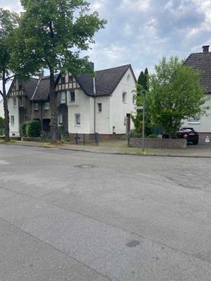 Einfamilienhaus ( Reiheneckhaus )in Gelsenkirchen-Buer mit 2 Außen Stellplätze und  Garten