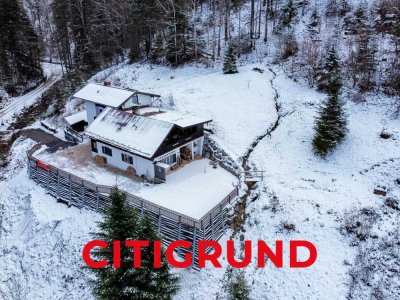 Am Alpach/Nahe des kleinen Tegernseeer Bergs - Individuelles Zweifamilienhaus in exponierter Lage