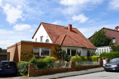 **RESERVIERT** Ansprechendes Ein- bis Zweifamilienhaus mit  herrlichem Fernblick