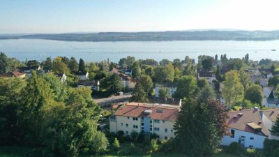 Sonnige 3 Zimmer EG -Wohnung mit  großem Balkon .
Kurze Wege ins Grüne und in den Birnauer Wald !