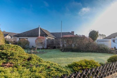 Gepflegter Winkelbungalow mit Garage in zentraler Wohnlage