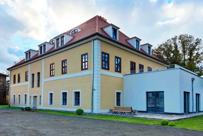 Erstbezug im historischen Denkmal - stilvolle 6-Raum-Wohnung mit zwei Terrassen