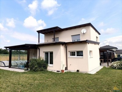 Exklusives Haus mit Pool, Sauna und Bauoption auf 2. Grund