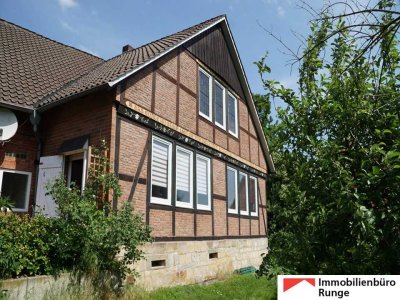 Großes Ein- bis Zweifamilienhaus mit Anbau, PV-Anlage und Bachlauf