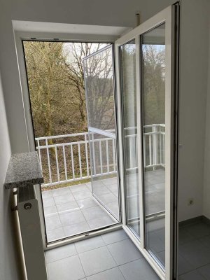 Sonniges, ruhiges 1,5 Zimmer-Appartement mit Süd-Balkon, gehobener Innenausstattung und Stellplatz