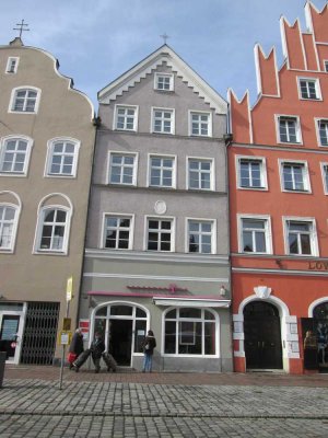 ***Tolle Lage direkt in der Altstadt*** 2 Zimmer-Wohnung ***Küche mit EBK***Bad mit Wanne***Speicher