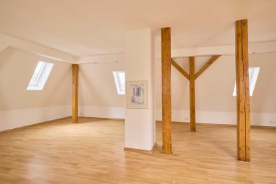 Größte Wohnung in Untertürkheim. Exklusive Maisonette mit 180 m² Wohnfläche.