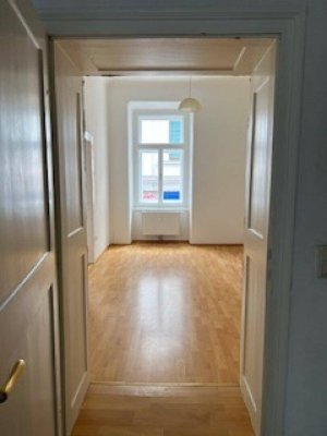 Traumhafte Altbau-Wohnung in Graz! 73.8m², € 843,33 Miete, Balkon, gepflegt, inkl. Einbauküche &amp; Personenaufzug.