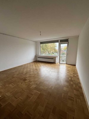 Helle 4,5-Zimmer-Wohnung mit 2 Balkonen in Köln Weiden