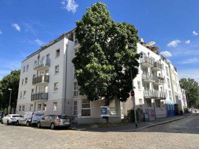 Geräumige 1-Raum Wohnung mit Einbauküche und Balkon in Stadtfeld