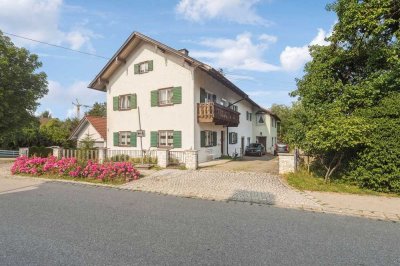 Mehrgenerationenhaus mit großer Werkstatt und Einzelgarage mitten in Osterzell