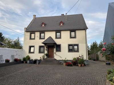 Wohnen in einem ehemaligen Kornhof / 
laufend renoviertes Landhaus "Moselhöhenlage - Nähe Cochem"