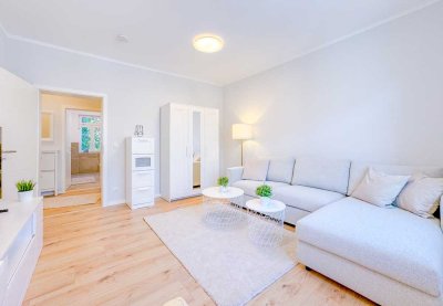 Neu saniert & voll möbliertes Zimmer * WG! * EBK * Balkon * Bad mit BW + Fenster * zentral