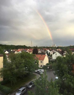 Stilvolle 2-Zimmer-Wohnung mit Balkon und Einbauküche in Feldmoching/ Lerchenau, München