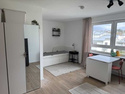 Renovierte & möblierte helle 1-Zimmer- Wohnung + Stellplatz am Stadtpark