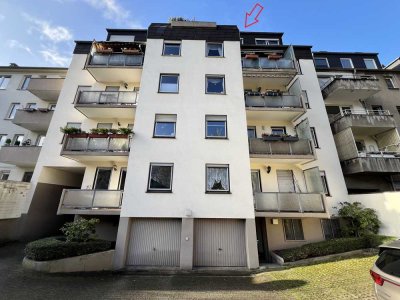 Gemütliche 3-Zimmer-Dachgeschosswohnung mit Aufzug und Balkon