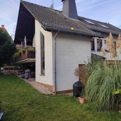 Wiesbaden-Breckenheim schön gelegenes Haus mit Garten, neue Wärmepumpe