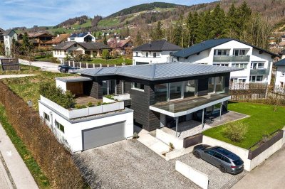 Blick frei!Stilvolles Architektenhaus in edler Holzbauweise in Mondsee