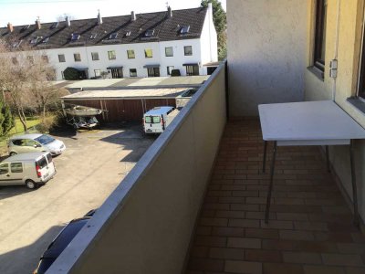 Helle 1-Zimmer-Wohnung mit Balkon und Einbauküche in Augsburg