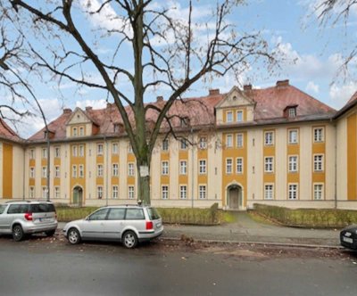 Vermietete 5,5 Zimmer Wohnung im Dahlem-Palais mit ca. 130 m² in Berlin Dahlem zur Kapitalanlage