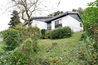 Repräsentatives Wohnhaus mit Garage und Garten in herrlich ruhiger Lage