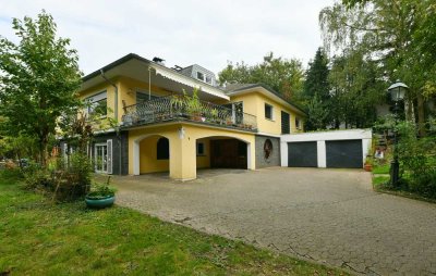 Repräsentative Villa auf großem Grundstück in attraktiver Wohnlage zu verkaufen!