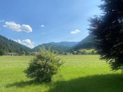 Sonniges Grundstück mit Einfamilienhaus