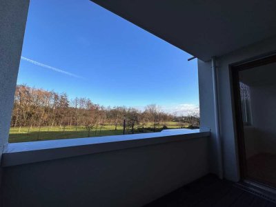 Luxuriöse 2-Zimmer-Wohnung mit Einbauküche, Tiefgarage und Balkon in Kronberg im Taunus