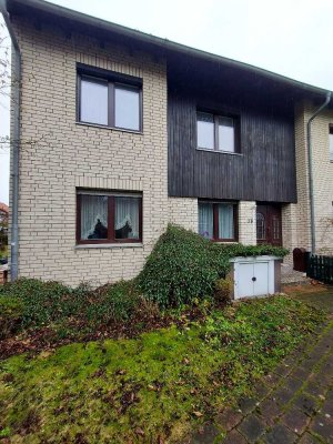 Ahlten, Einfamilienhaus mit viel Platz und Garage