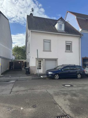 Wohnen, Arbeiten, Vermieten – Vielseitiges Mehrfamilienhaus in Emmendingen