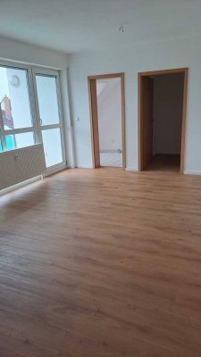 1,5 Zimmer-Wohnung, Erstbezug nach Generalsanierung in Bamberg Ost mit Balkon