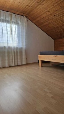 Freundliche 3-Zimmer-Dachgeschosswohnung mit Loggia in Seeheim-Jugenheim