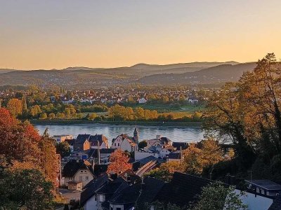 sehr freundliche Dachgeschosswohnung mit Fernblick