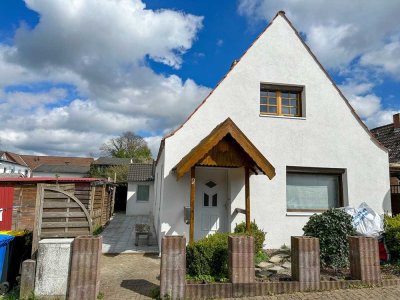 Voll möbliertes Einfamilienhaus in 25712 Burg (Dithmarschen) zur Miete