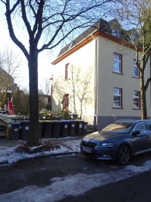 2 Zimmer im Cronenberg mit Balkon