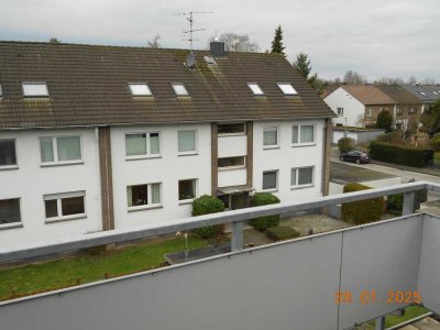 Stilvolle 2,5-Zimmer-Dachgeschosswohnung mit Balkon in Ratingen