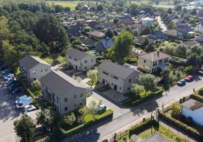 Mit Fußbodenheizung, modernem Bad, Balkon, Stellplatz u.v.m.: Neubau-Wohnung im Erstbezug in Bernau