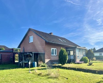 Einfamilienhaus mit großem Grundstück und zwei Garagen in Dahlem OT Marienau, bei Dahlenburg !