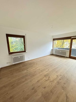 Renovierte 4-Zimmerwohnung mit Balkon und Garage