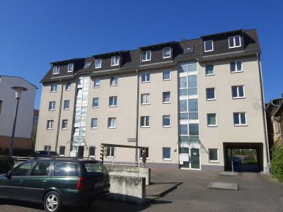 Helle Wohnung mit Balkon sucht Dich!