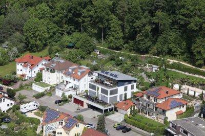 Beste Lage am Waldrand - exklusive 3,5 Zimmer Wohnung mit großer Terrasse/Garten, EBK, Aussicht uvm.