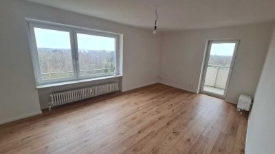 Schöne 2 Zimmer Wohnung im 10. OG mit Blick ins Grüne