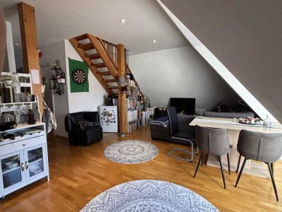 Schöne Dachgeschoss- Maisonette Wohnung in zentraler Lage