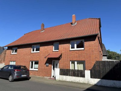 Einfamilienhaus (Fachwerkstil) mit Einliegerwohnung auf 655 m² Grundstück zu verkaufen.