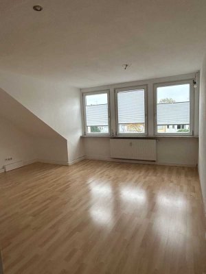 Charmante Dachgeschosswohnung in bester Lage von Essen – Ideal für Studenten, Singles oder Paare