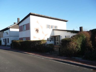 Zweifamilienhaus mit Garten und Fernblick in bevorzugter Höhenlage von Alfter-Oedekoven