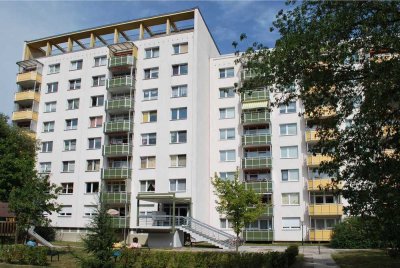 2-Raum-Wohnung mit Loggia, gr. Wohnküche und Aufzug